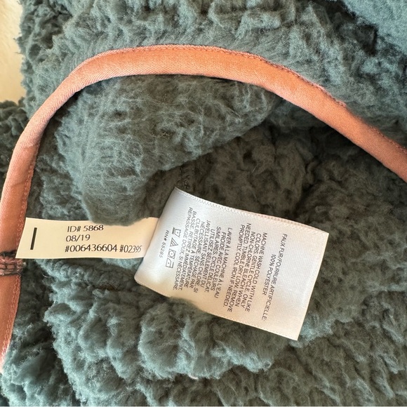 Express Fleece Pullover - Picture 6 of 7